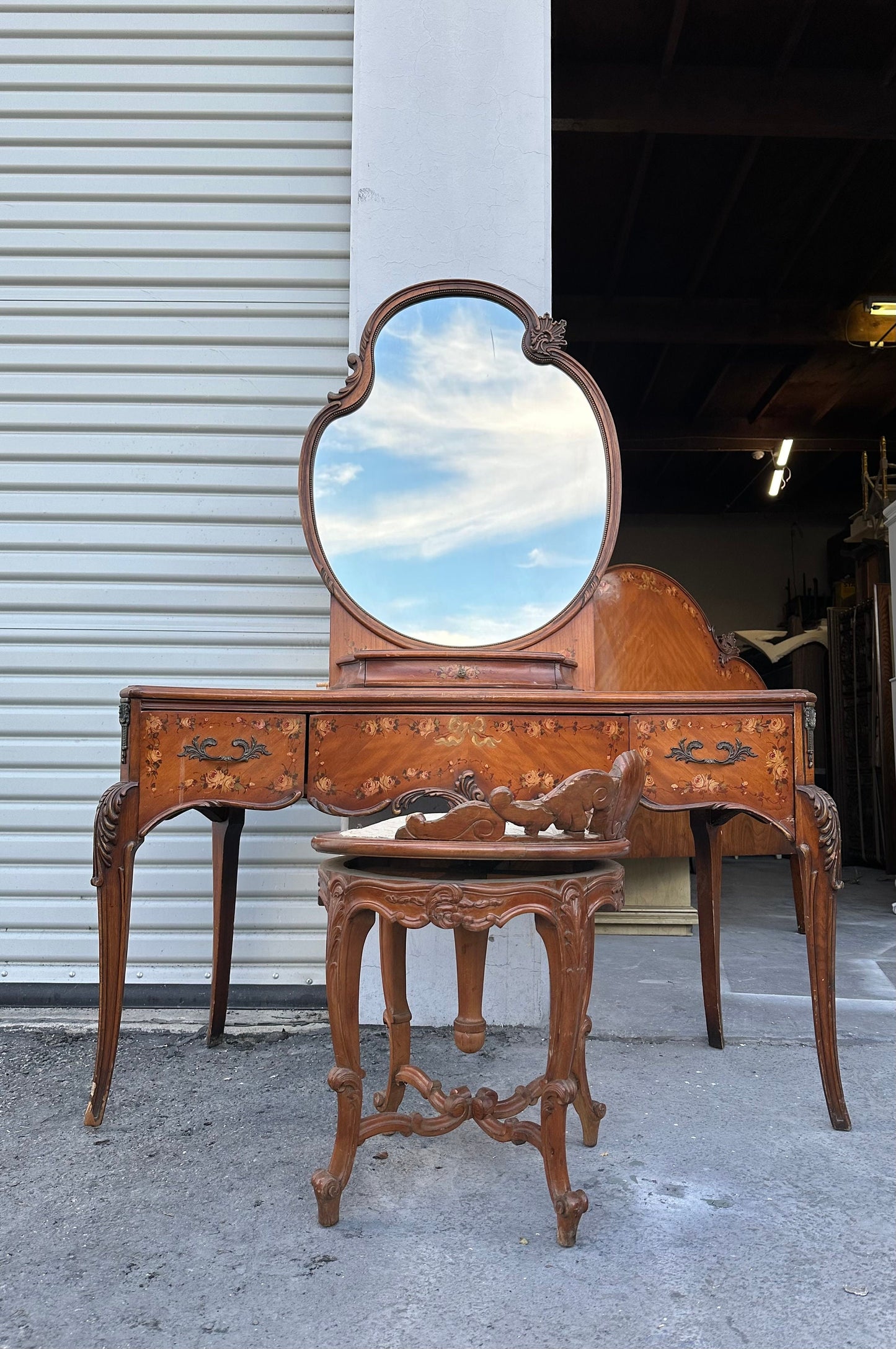 FREE SHIPPING *** Vintage Antique French Provincial Furniture Floral Flower vanity desk makeup bench Wood 1900s GLAM Boudoir