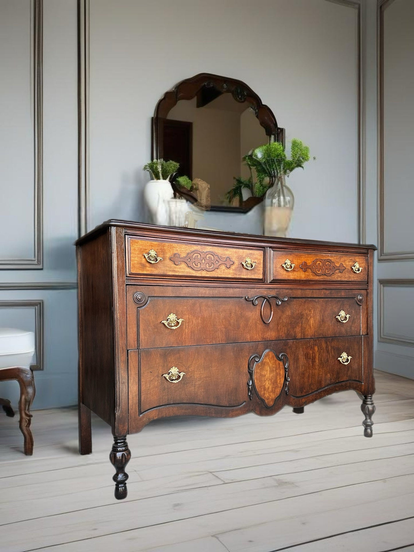 FREE SHIPPING *** Fully Restored Vintage Antique Solid Wood Ornate Gothic Chest of Drawers Vanity