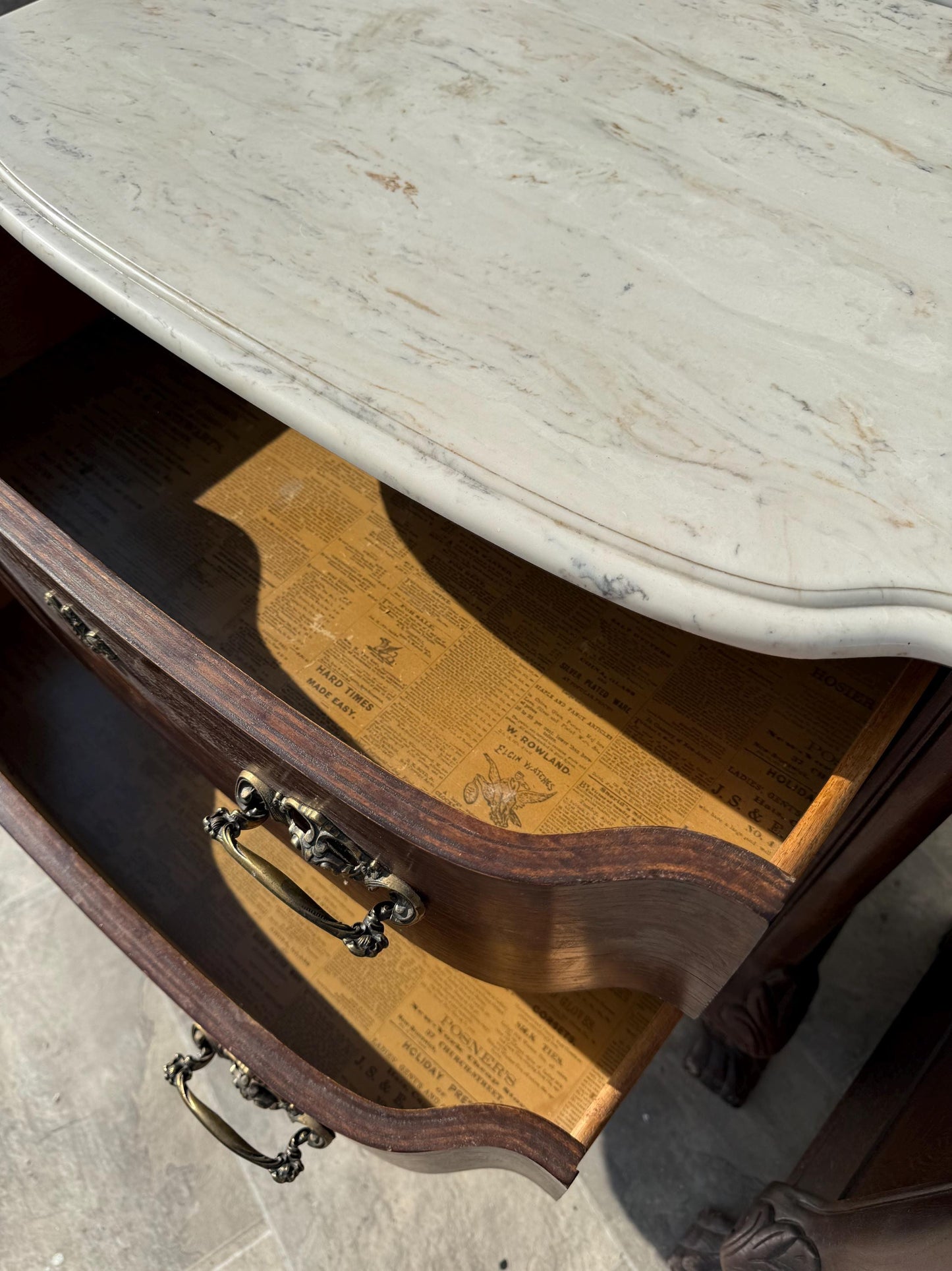 FREE SHIPPING *** Antique Vintage Pulaski Furniture Solid Wood Claw foot Set of Two Pair with Night Stands Marble White Top