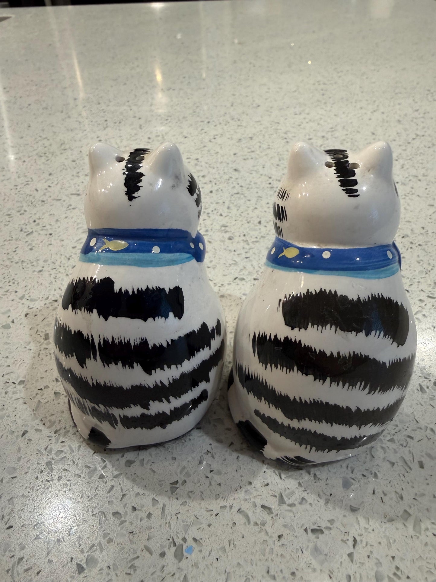 Vintage Coco Dowley Black and White Blue Tabby Cat Salt & Pepper Shakers Set