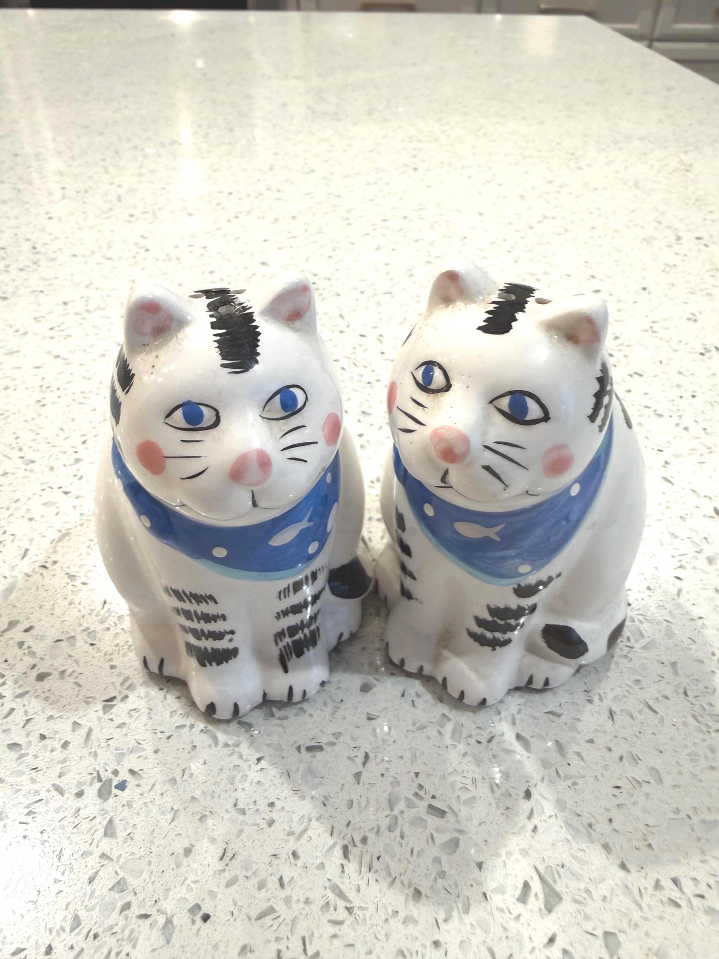 Vintage Coco Dowley Black and White Blue Tabby Cat Salt & Pepper Shakers Set